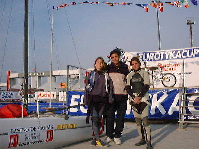 Les belles de Cadix avec leur entraineur.